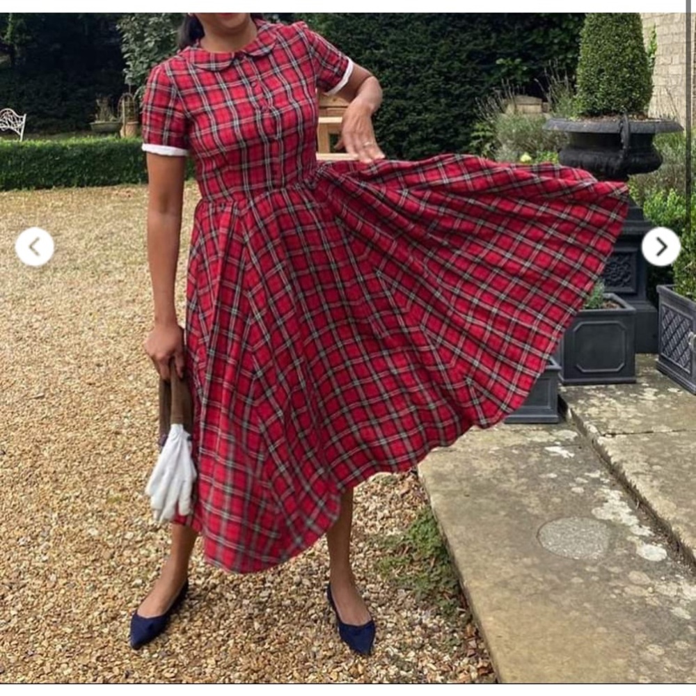 ISO IN SEARCH OF SDF RED TARTAN CLASSIC in large or xl